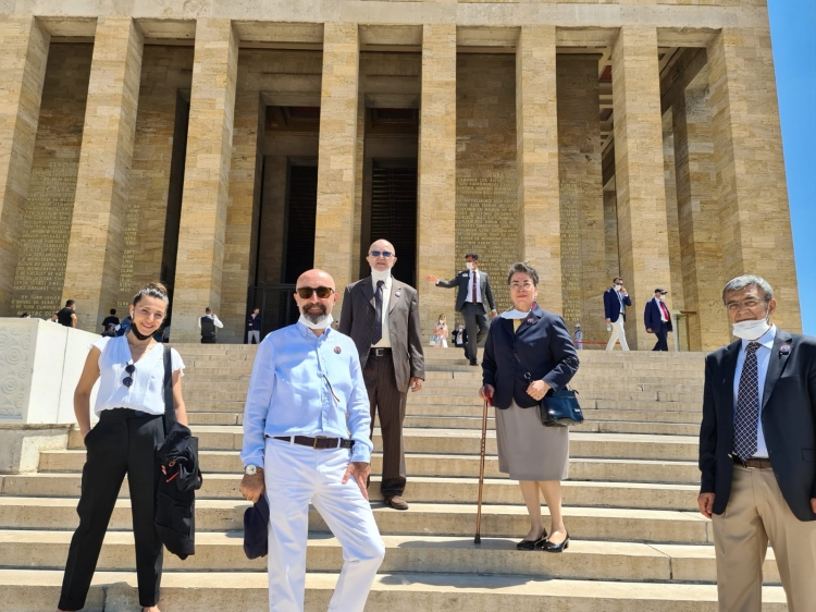 Rotaryenler Anıtkabir'de Ata'nın huzuruna çıktılar. 2.7.2020