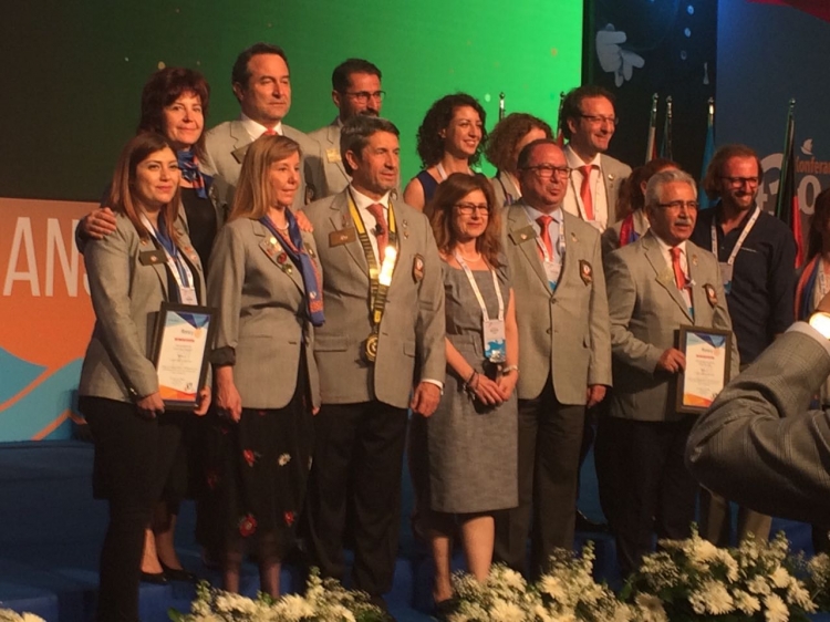 Bölge Bilgi İşlem Kom.Bşk GDB Cengiz Turgay teşekkür ödülünü aldı