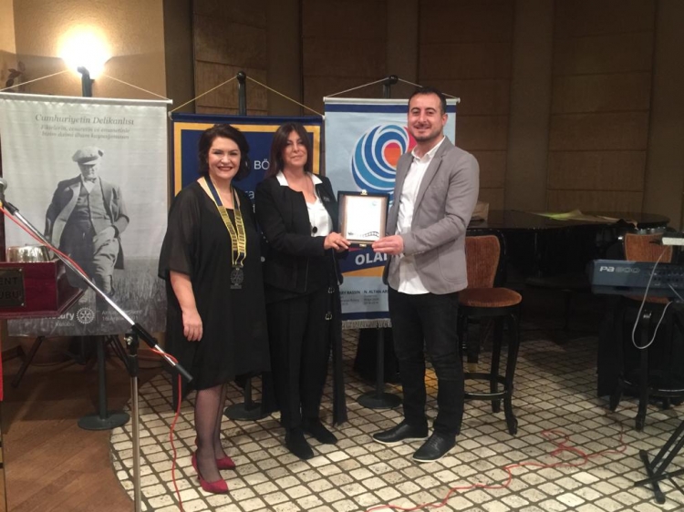 Enes Kaya'ya Meslek Hizmetleri Ödülü verildi. 21.12.2018